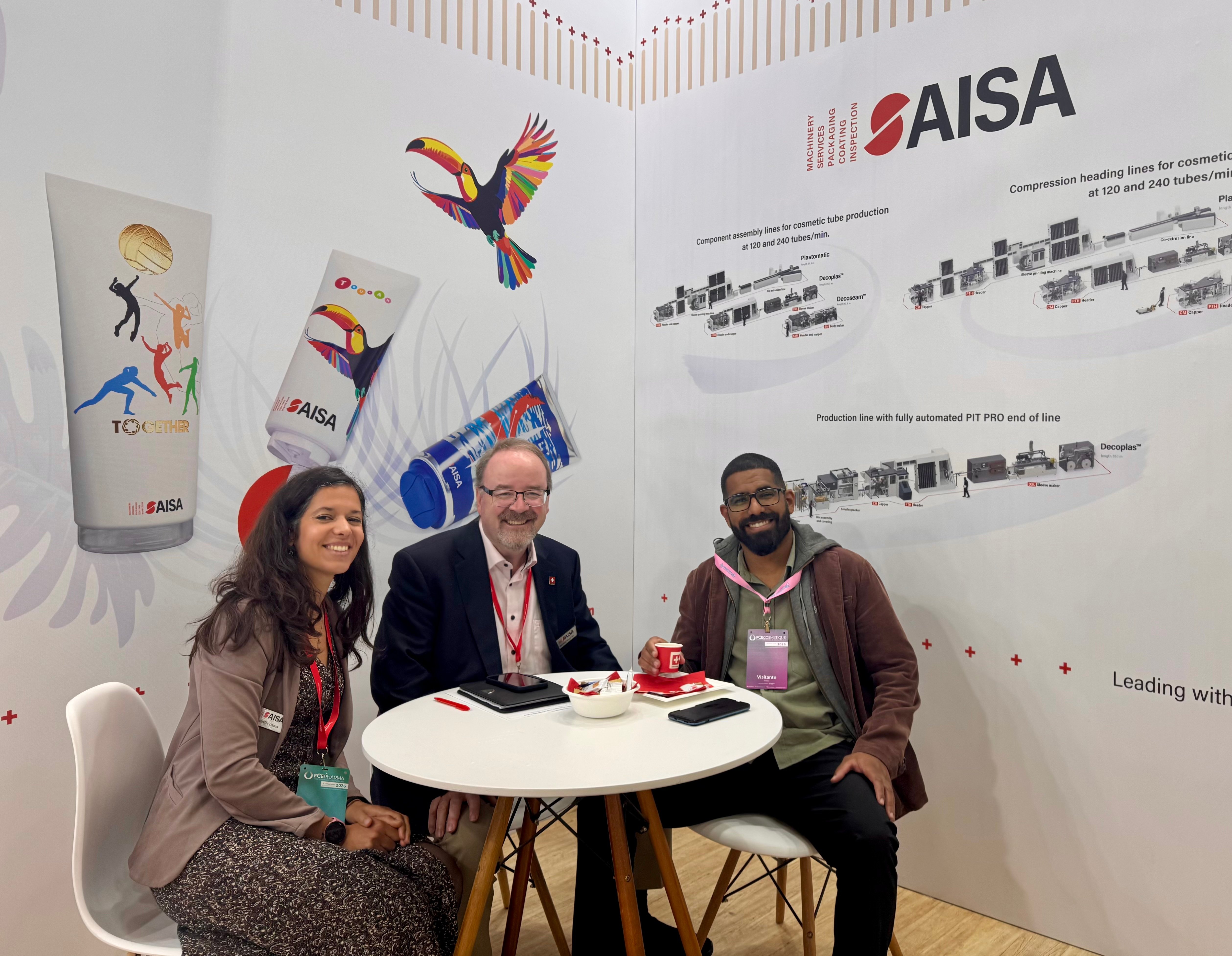 Besucher am Aisa-Stand während der FCE 2026